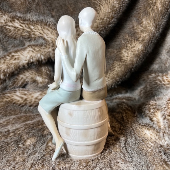 VTG Figurine Boy and Girl on a Barrel, RARE MADE IN JAPAN 8”H - Picture 5 of 9